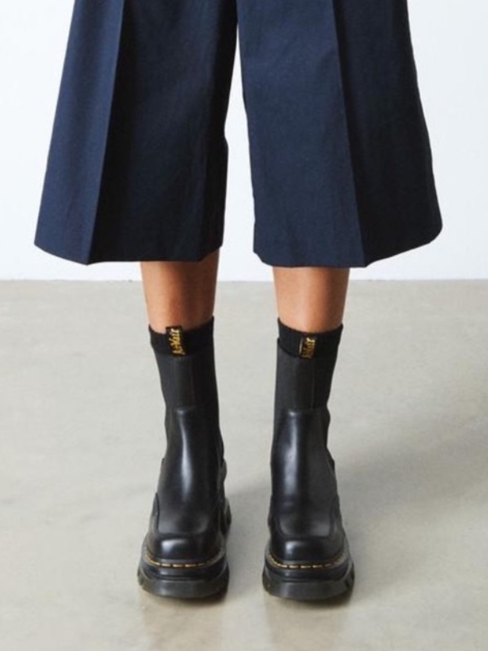 DR Martens women’s CORRAN CHELSEA ATLAS LEATHER HEELED BOOTS - Picture 10 of 16